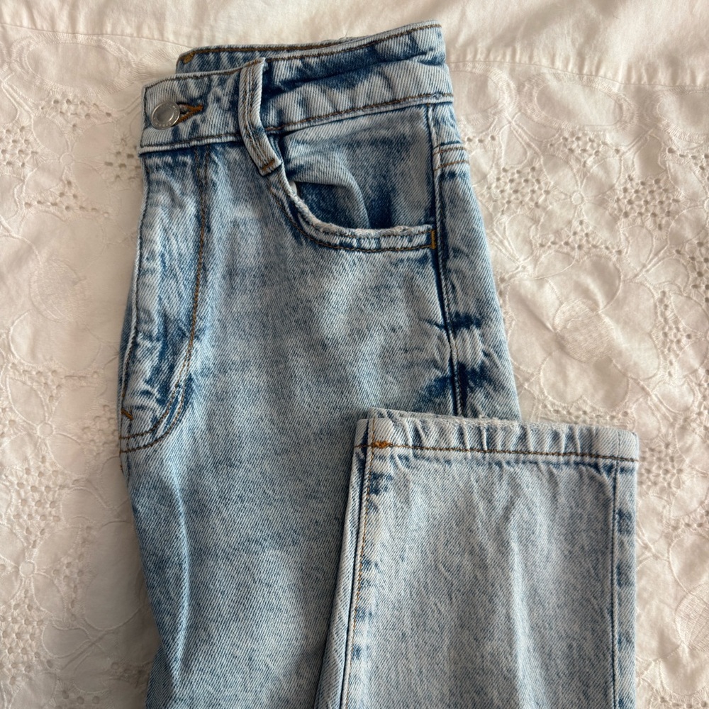 Zara blue acid wash jeans. Straight leg. Size 0. Worn a few times.
